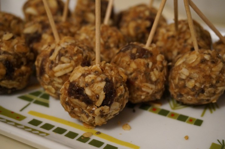 PEANUT BUTTER ENERGY DUMP BITES